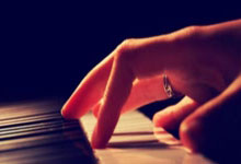 开云体育官方网站-姆巴佩的闪电撕裂诺坎普夜空？巴萨技术密码全解析