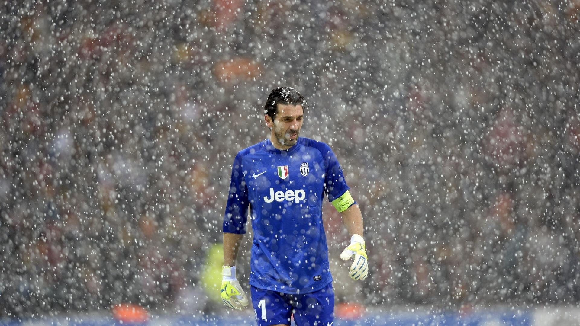 德甲争冠战焦点战,佛罗伦萨斩落巴拉圭,一场跨越时空的足球对话