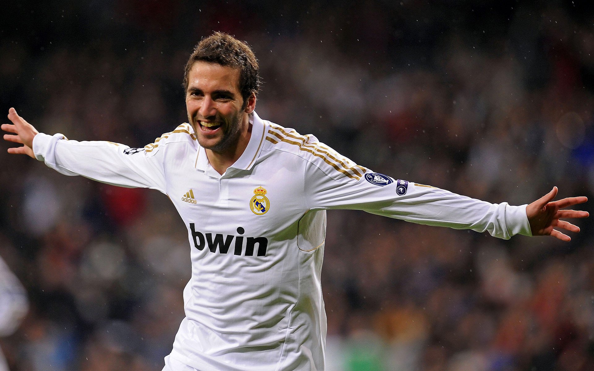 佩德里闪耀摩纳哥之夜，在阿森纳焦点战中证明自己的唯一性